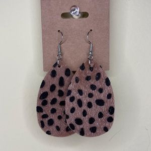 3/15 EARRINGS NWT ADD 3 TO BUNDLE